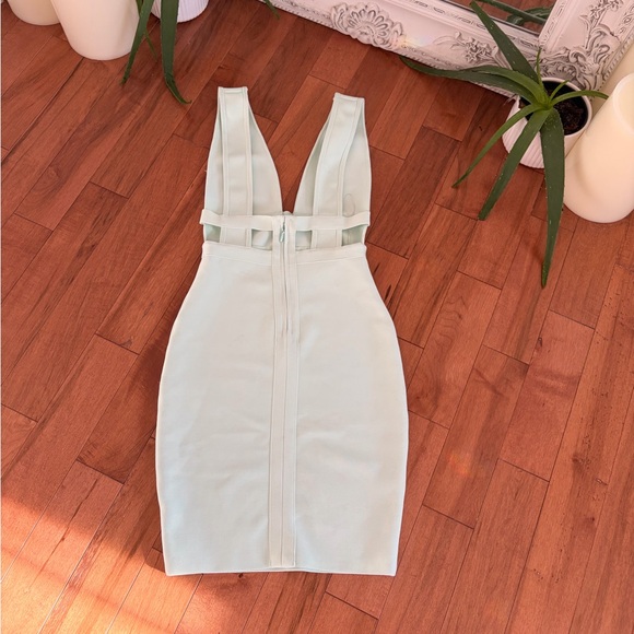 Dress - Picture 5 of 5